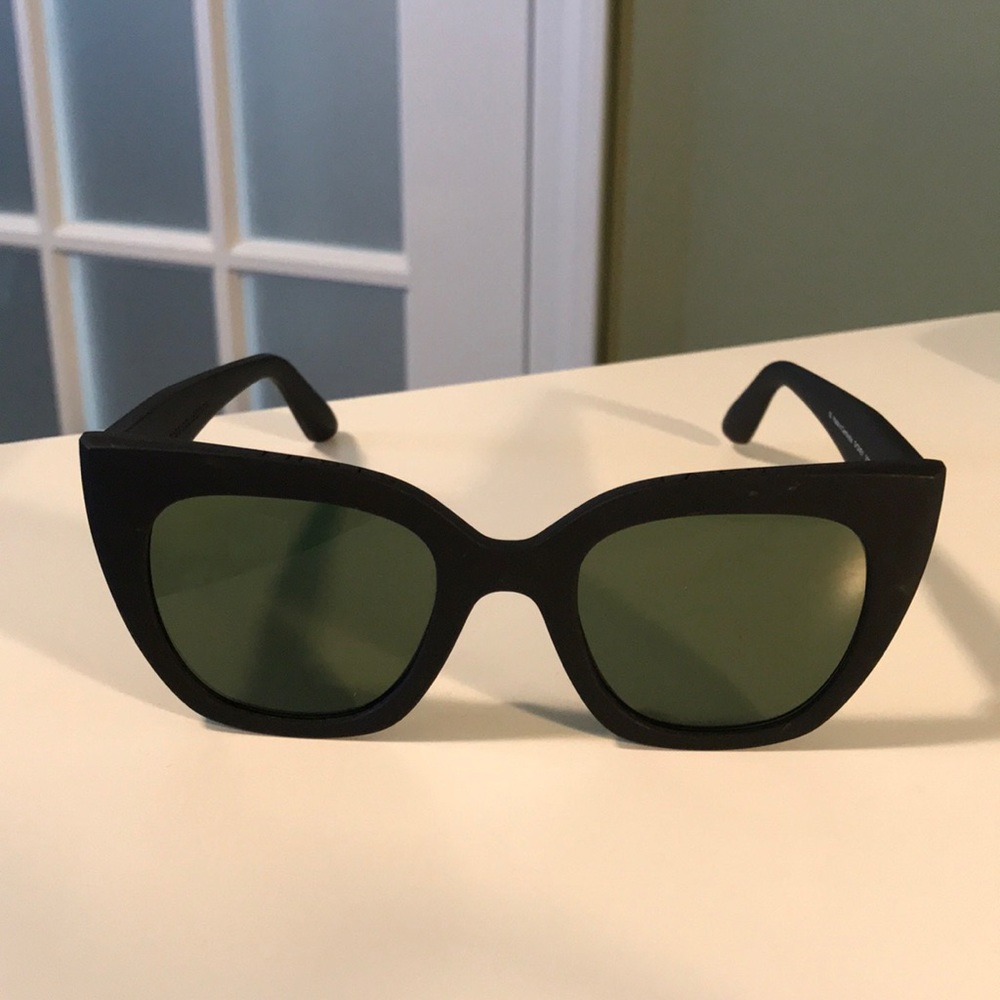 Cat eye sunglasses